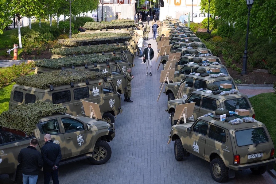 ЛДПР передала бойцам СВО десятки автомобилей высокой проходимости и необходимую военную технику