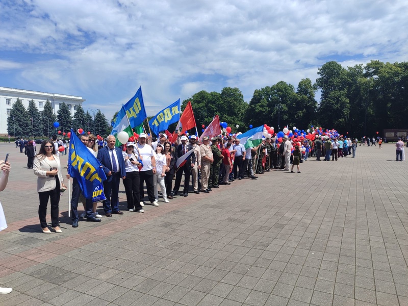 Активисты КБРО ЛДПР приняли участие в торжественном митинге ко  Дню России