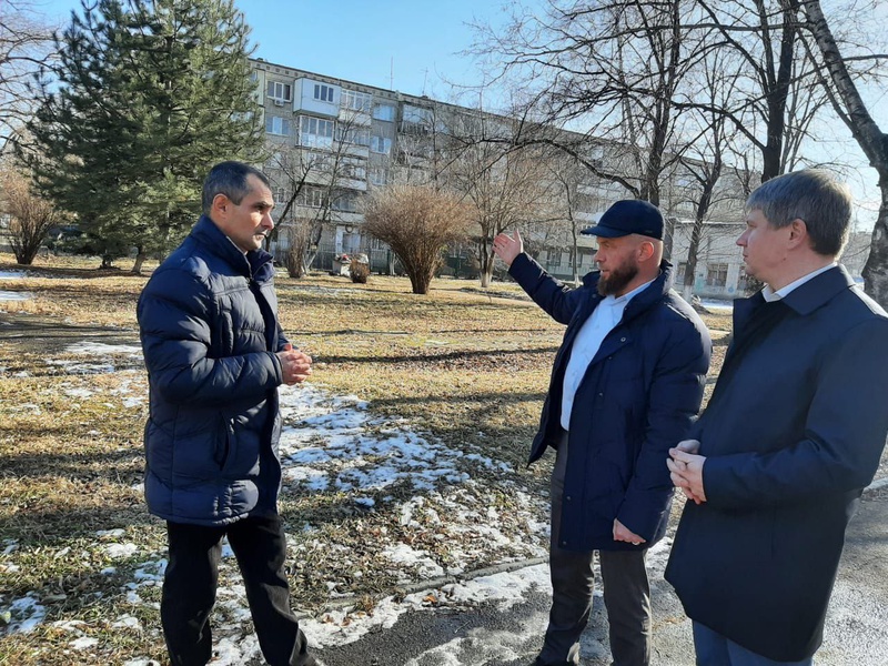 Александр Чайка: благоустройство школ должно быть не для галочки