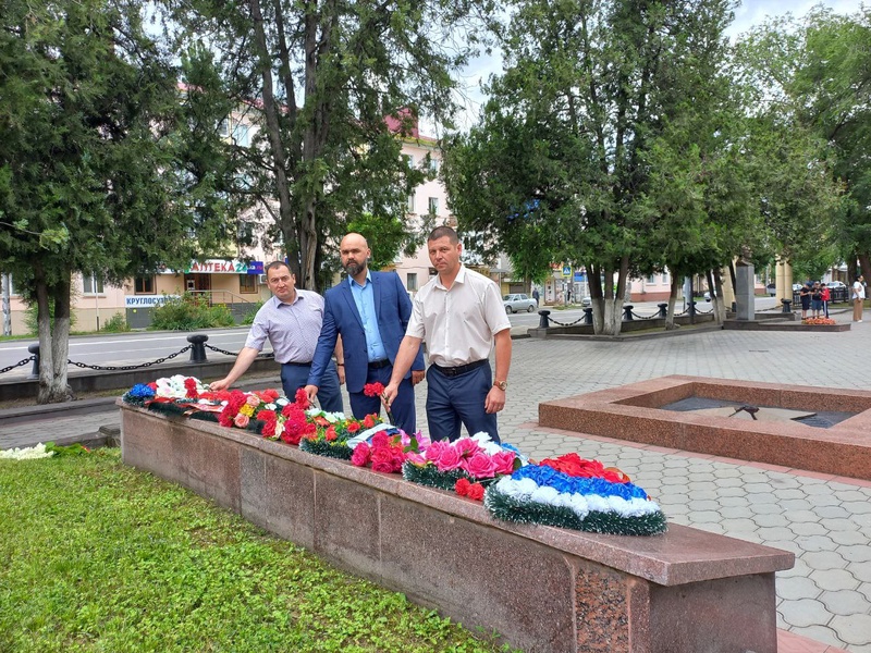 Актив ЛДПР в КЧР почтил память погибших в Великой Отечественной войне