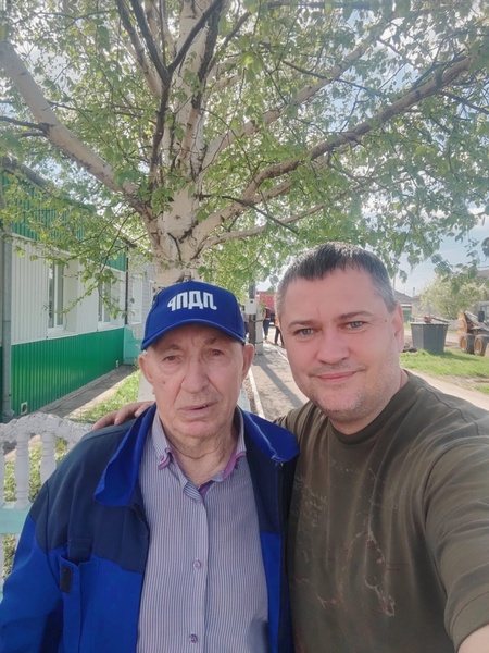 Партиец в Хакасии поздравил с праздником Великой Победы детей войны