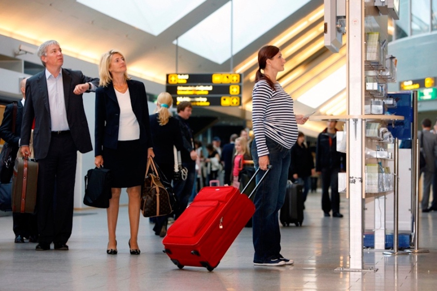 Необходимо предусмотреть в аэропорту Хакасии регистрацию беременных женщин без очереди