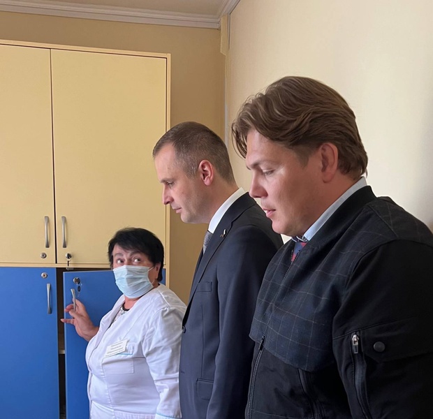 Депутат Михаил Молчанов поздравил медиков и обратил внимание на проблемы здравоохранения