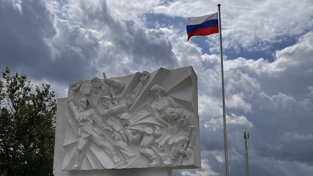 Новый символ единства в селе Плавское: Забота депутата ЛДПР о родном крае