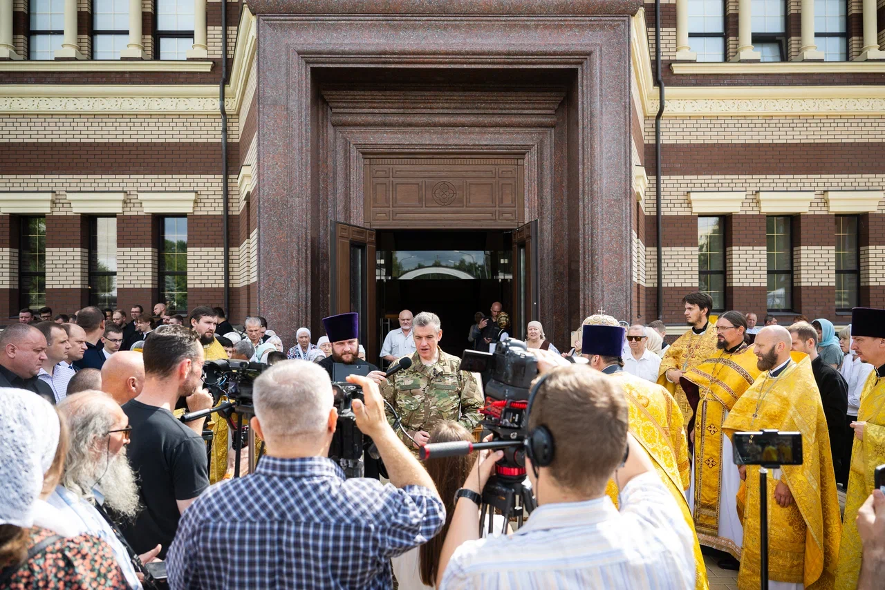 Плечом к плечу — за русскую Победу