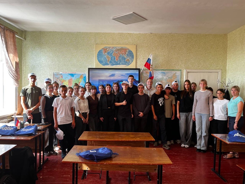 ЛДПР с молодежью Херсонщины: разговор по душам и полезные подарки