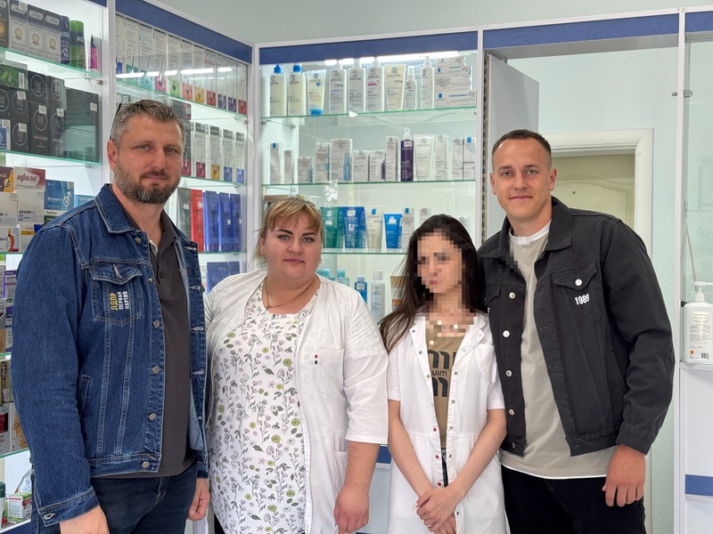 Депутаты Херсонской областной Думы от ЛДПР поздравили с Днем фармацевта