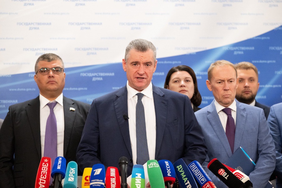 Леонид Слуцкий: «В Вяземской ЦРБ несут ветерана на руках - унизительно и недостойно» 