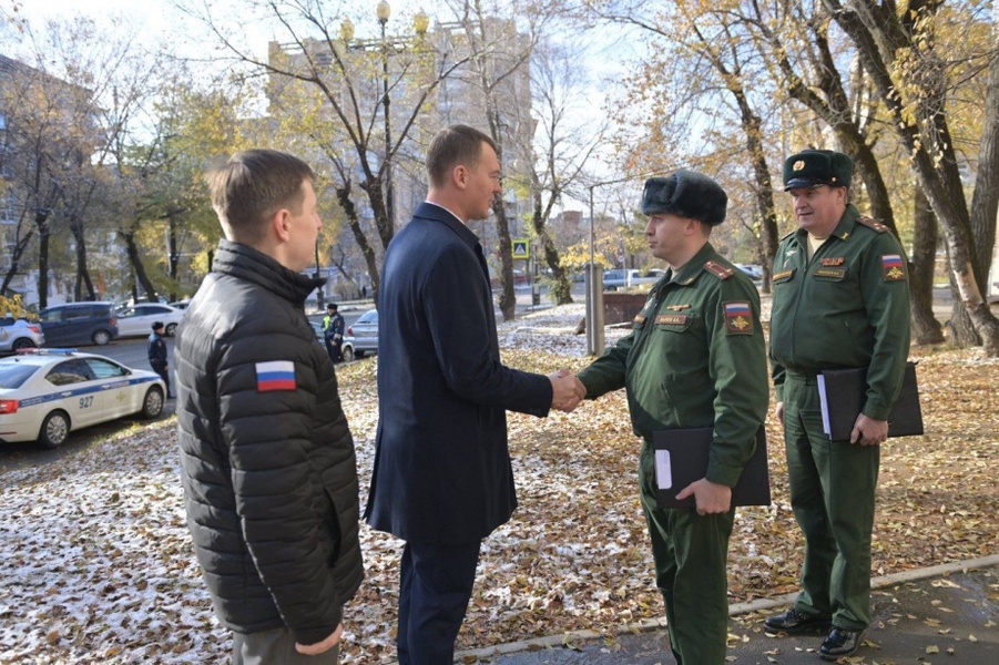 Михаил Дегтярев пообщался с кандидатами на пункте отбора на военную службу по контракту