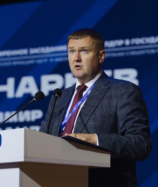 Депутат Владимир Понарьев озвучил кадровые проблемы в здравоохранении и пути их решения