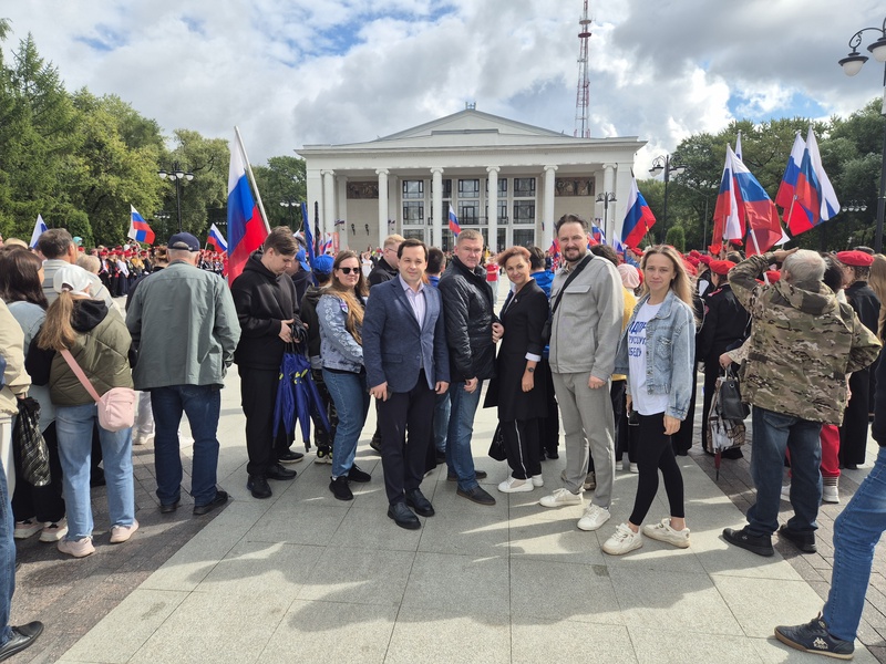 Кировские партийцы приняли участие в общегородских торжествах