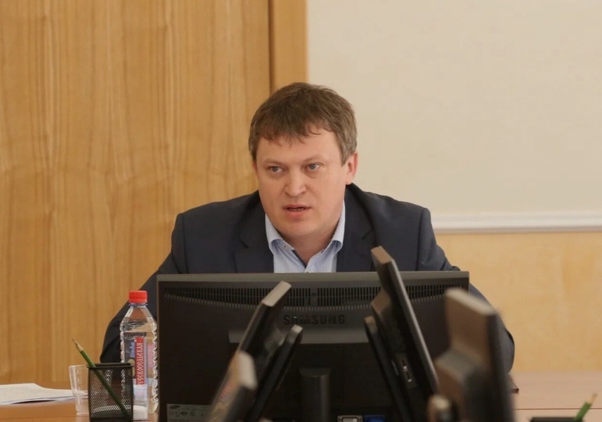 Денис Ерохин: За столбы на тротуарах нужно наказывать рублём
