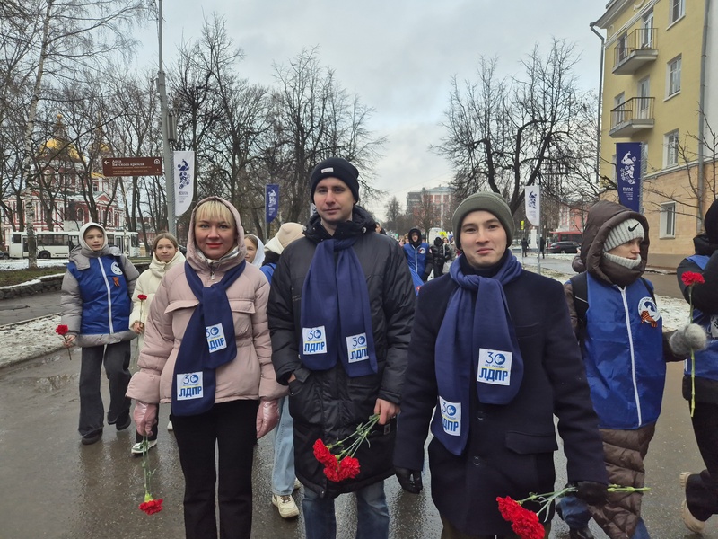 Партийцы почтили память воинов-земляков