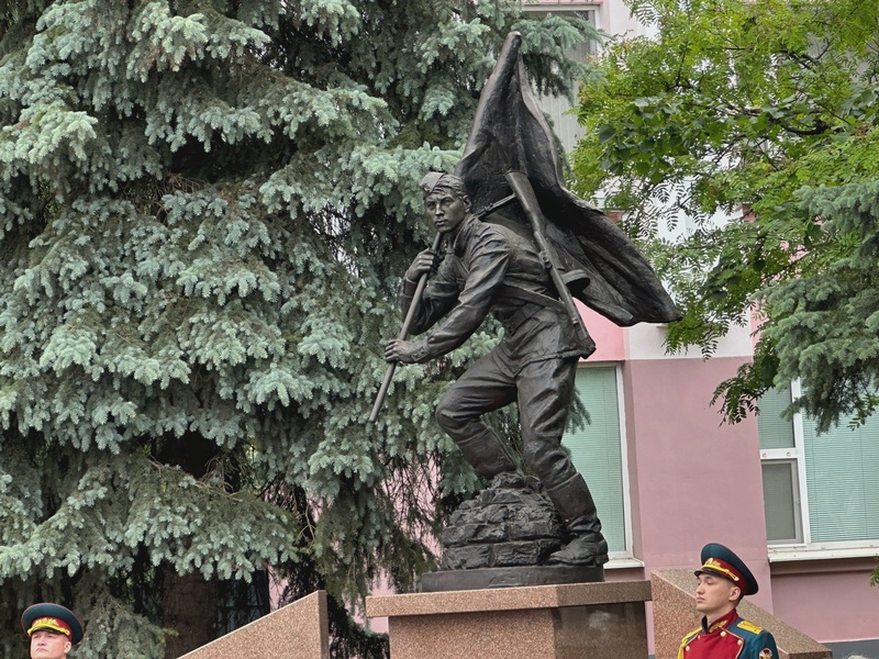 Кировские партийцы почтили память Григория Булатова