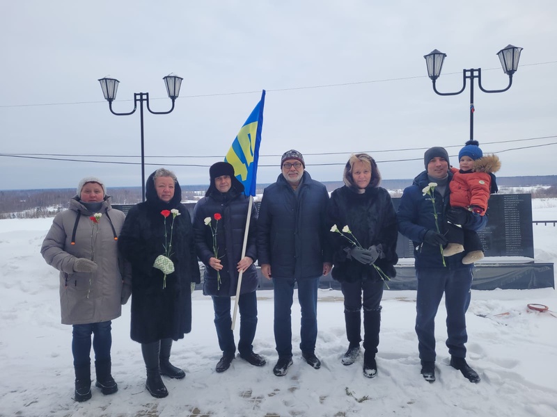 Актив партии в Корткеросе возложили цветы в День Защитника Отечества