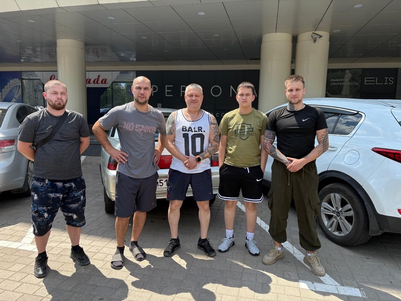 Депутат из Инты Виталий Лодыгин передал гуманитарный груз воинам-интинцам в Донецке