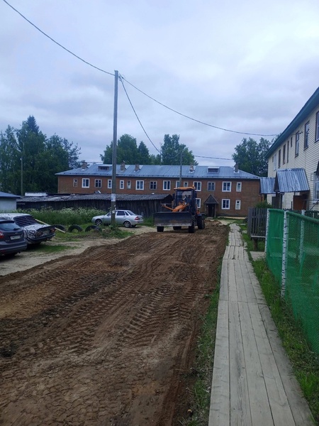 Станислав Кузнецов добился выравнивания дороги во дворе