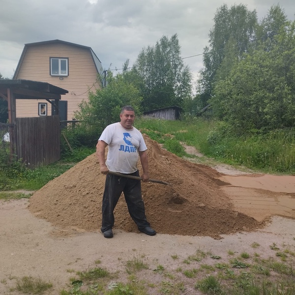 Депутат ЛДПР вместе с жителями восстанавливает дорогу в деревне Ивакино Костромского района 