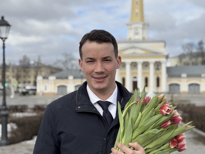 Депутат ЛДПР Руслан Фёдоров поздравил жительниц Костромской области с Международным женским днем