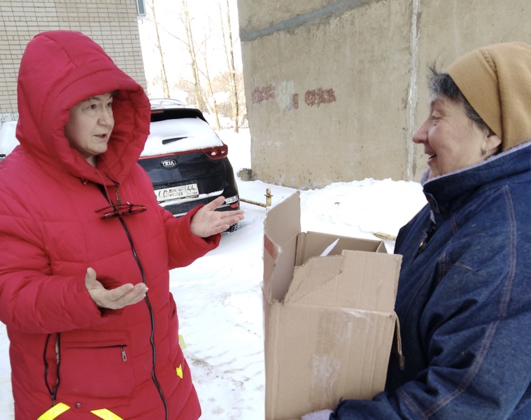 Партийцы из Волгореченска встретились с волонтерами, спасающими безнадзорных животных