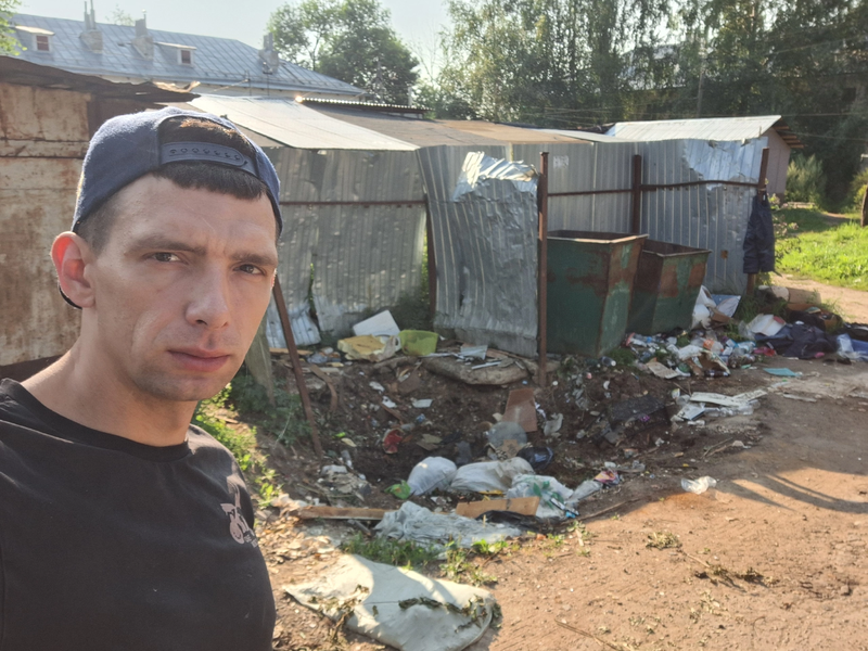 Первомайский в Костроме утопает в мусоре: рейд ЛДПР выявил антисанитарию на мусорных площадках