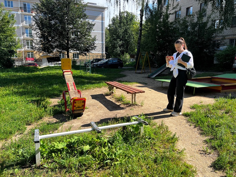 Власти обратили внимание на состояние детской площадки в Костроме, за которую боролась ЛДПР