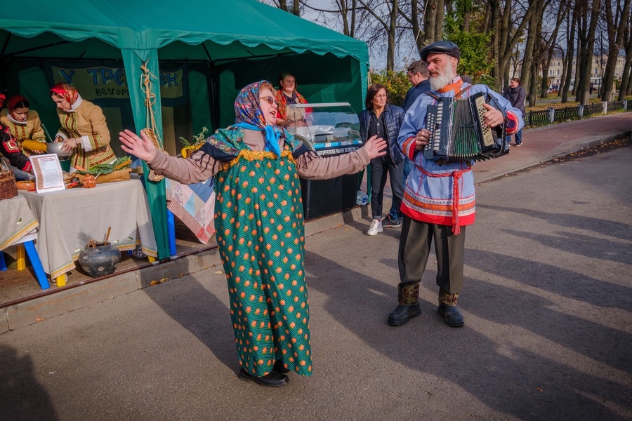 Партийцы стали участниками Костромской губернской ярмарки