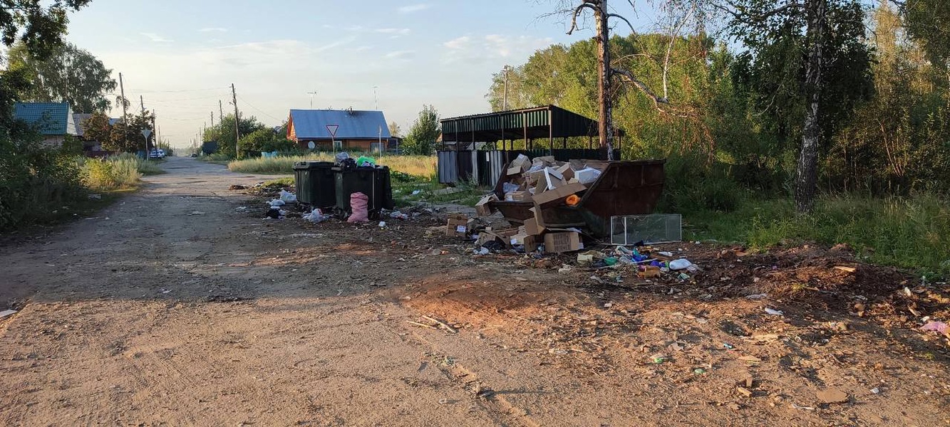 Переполненные контейнеры или как мусорки превращаются в свалки