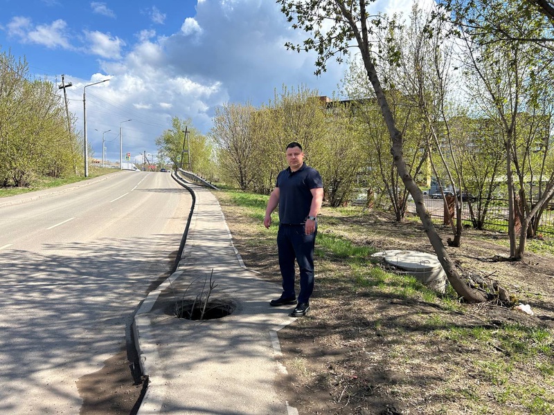 Грязь, открытые люки, хлам: хроники одной прогулки по Водникам
