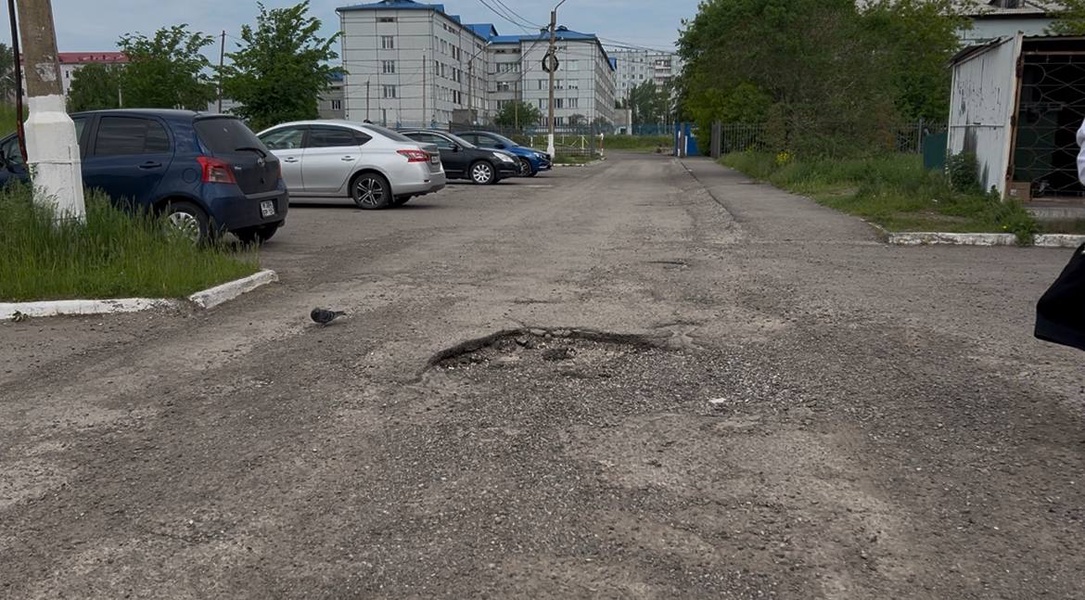 Подъезд к роддому № 1 необходимо привести в порядок