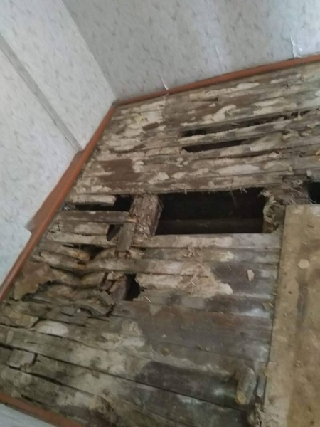 В Ужуре ЛДПР борется за признание аварийным дома на Железнодорожной