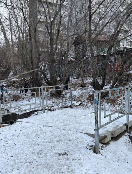 ЛДПР помогла восстановить переход через ручей в Свердловском районе Красноярска