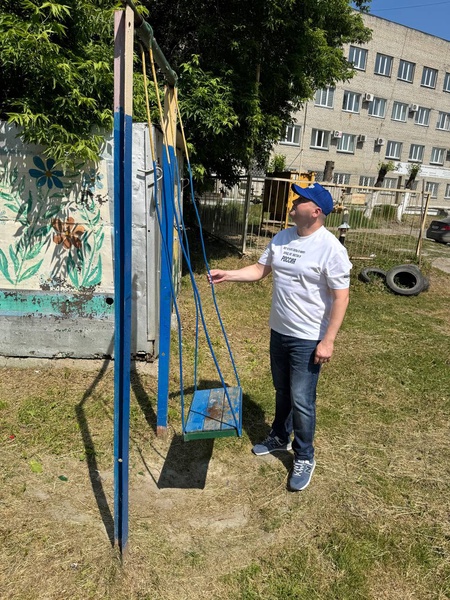 Курганское городское отделение ЛДПР проверило площадку на Достоевского, 65 по обращению жителей