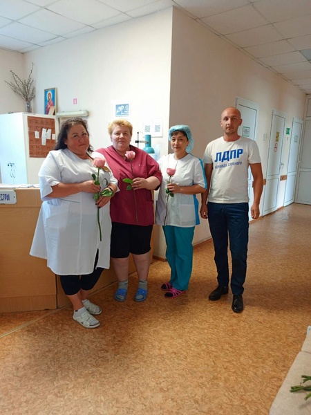 Белозерское отделение ЛДПР поздравило медиков в праздничный день