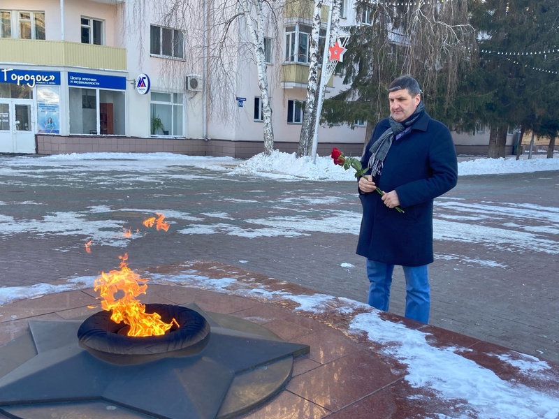 Курганские партийцы почтили память жертв блокады Ленинграда