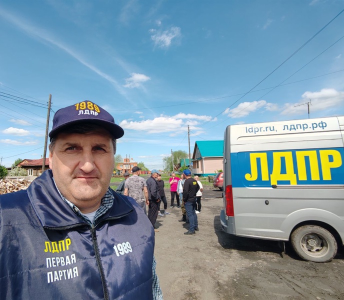 Курганское отделение ЛДПР в первый день Всероссийского приёма граждан выехало в Петухово