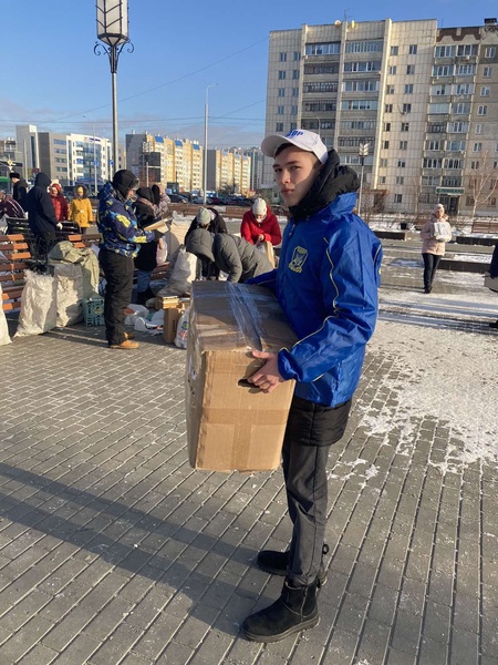 Молодые курганские партийцы продолжают помогать землякам