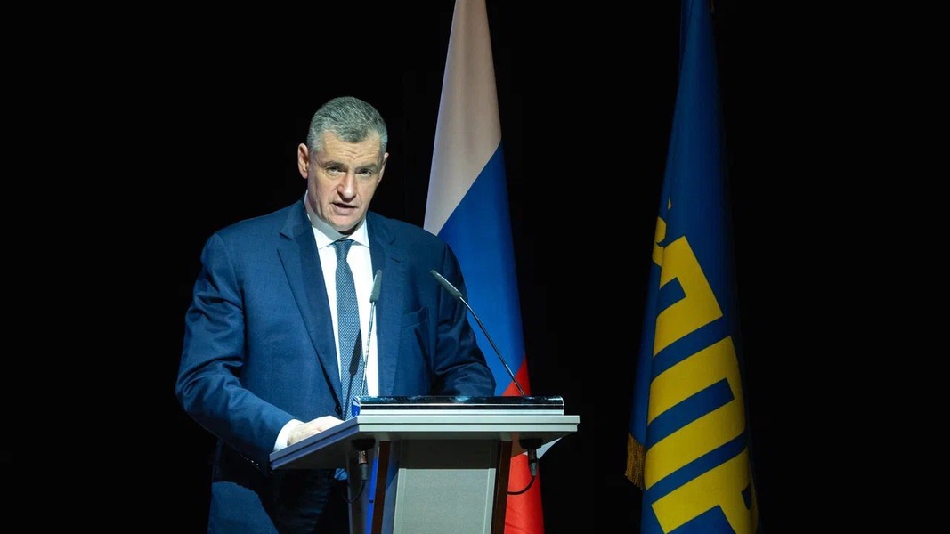 ЛДПР предлагает запретить онлайн-продажу бонгов: Слуцкий выступил за защиту молодёжи от наркотиков
