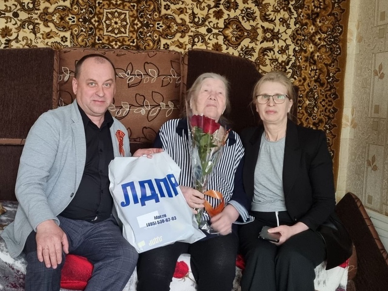 ЛДПР Курганской области: поздравления ветеранам, семена огородникам и пополнение в партии