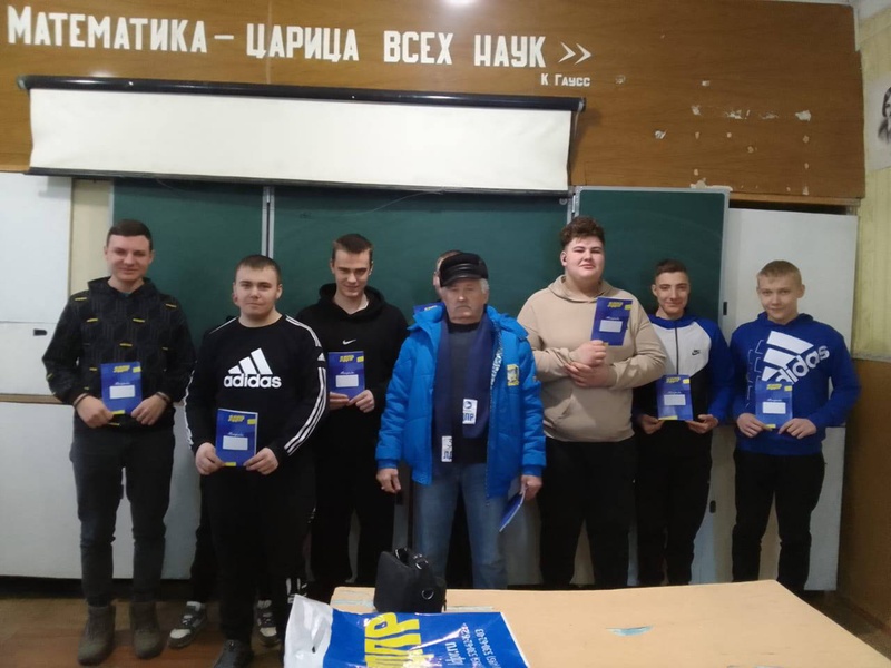 Координатор Тимского МО ЛДПР поздравил студентов техникума с Днём студента