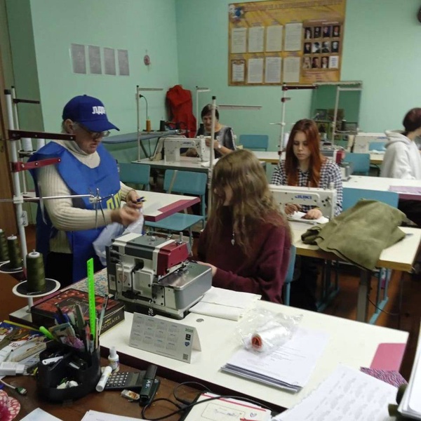 Активисты ЛДПР из Курской области поздравили студентов колледжа с праздником