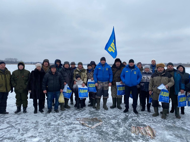 В Курской области прошли соревнования по подлёдному лову в честь Владимира Жириновского