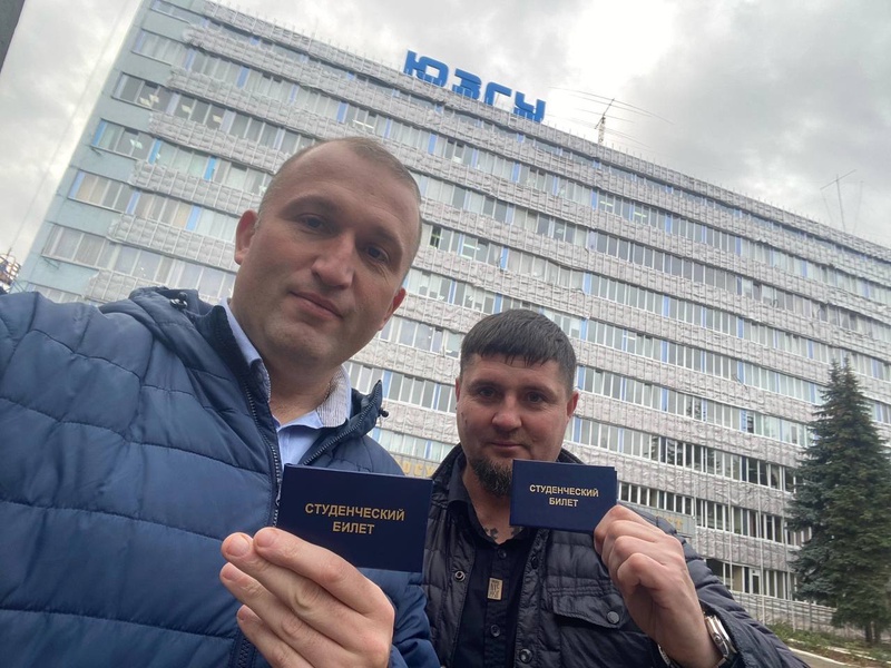 Депутат Алексей Томанов поздравил курских студентов с праздником