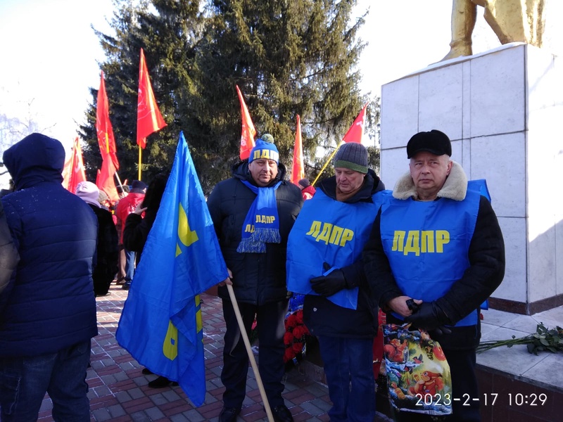 Активисты ЛДПР почтили память погибших во времена немецкой оккупации