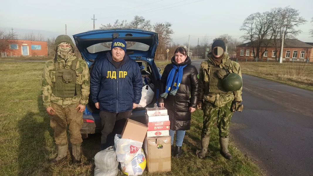 Депутаты от ЛДПР поздравили военнослужащих с новогодними праздниками