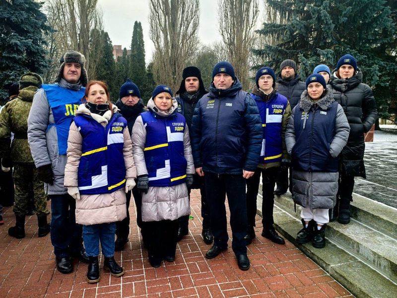 Курские партийцы возложили цветы на Мемориальном комплексе в память о погибших в годы Великой Отечественной войны