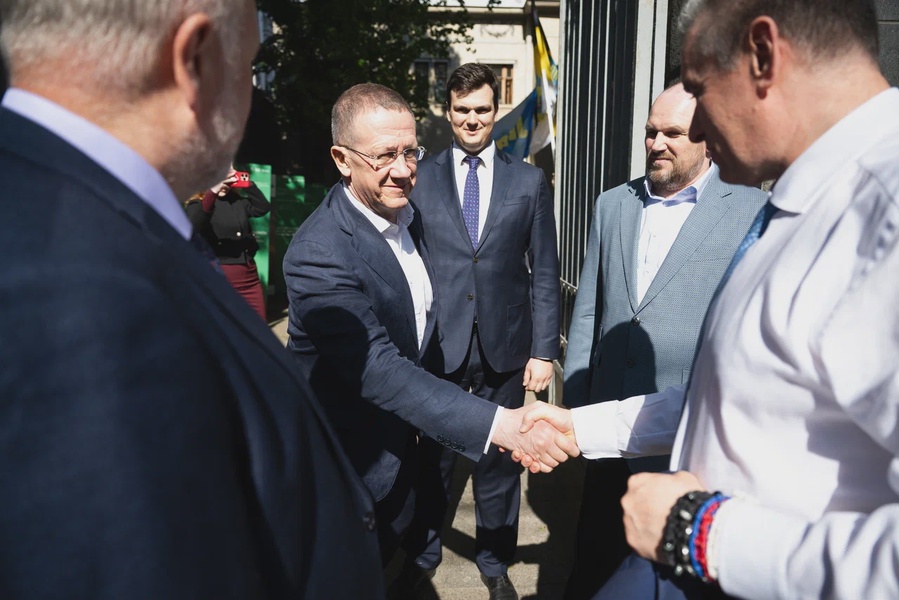 Леонид Слуцкий открыл выставку, посвящённую Владимиру Жириновскому