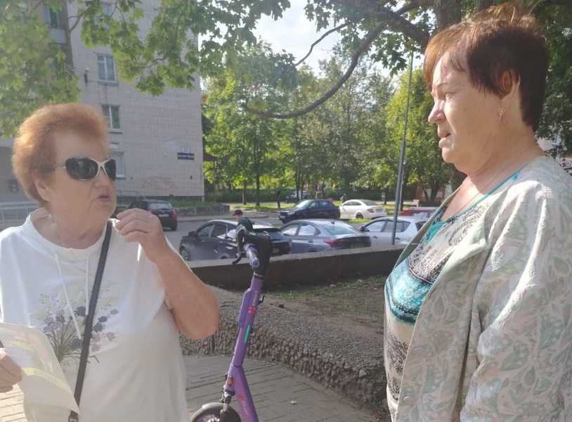 Активисты ЛДПР Ленинградской области провели встречу с жителями Соснового Бора!