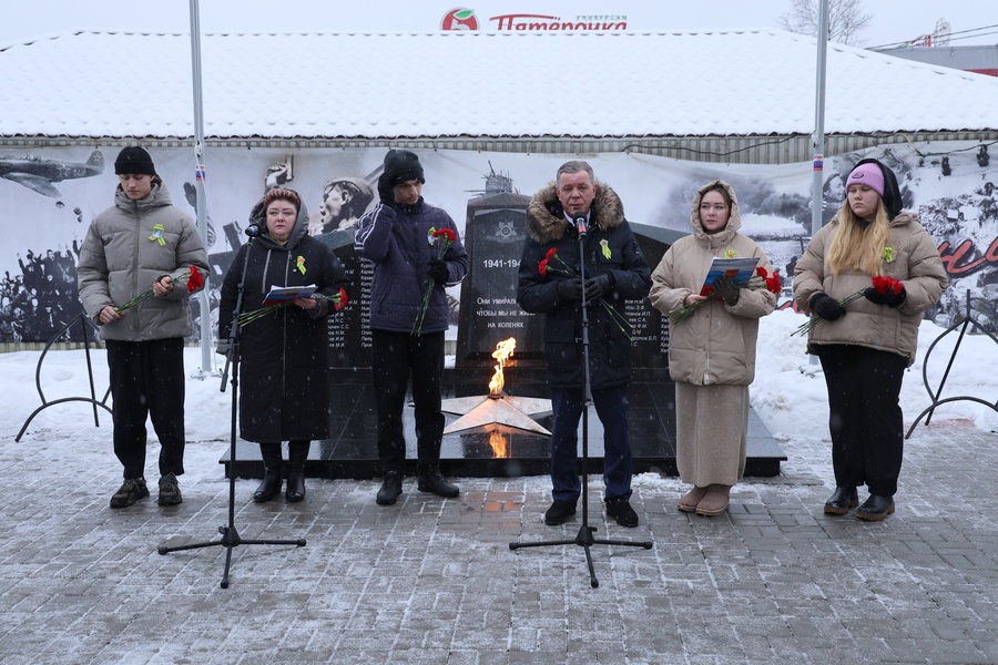 Мы не забудем великий подвиг ленинградцев!