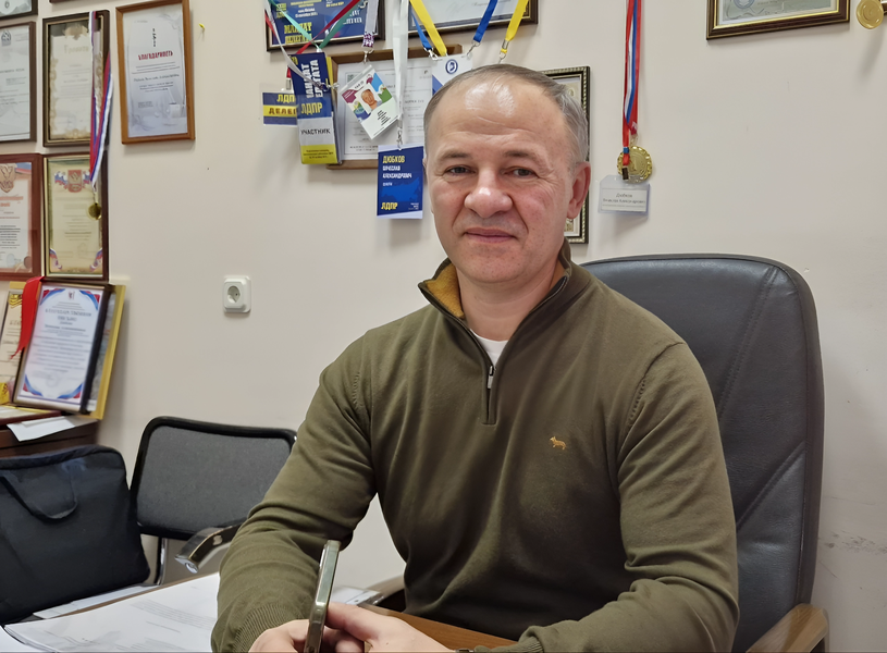 Координатор Вячеслав Дюбков поздравил жителей Ленобласти с Днем семьи, любви и верности